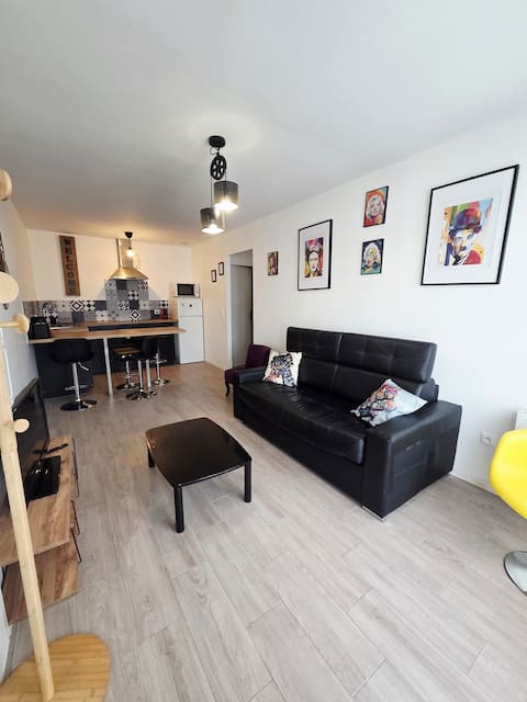 Fun T2 in Morangis, close to Paris/Orly, parking