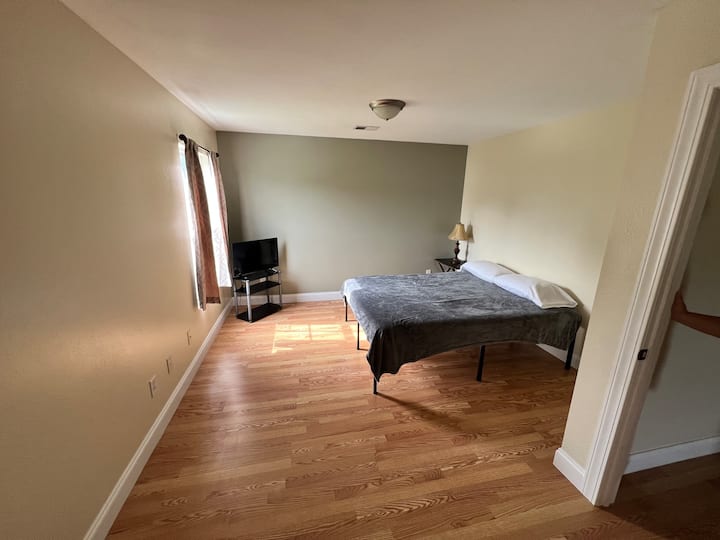 Საძინებელი 4