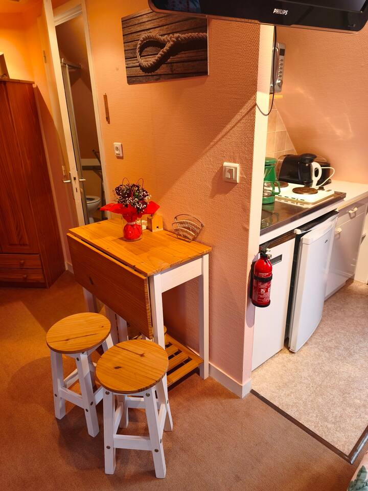 Cosy Studio Indépendant à 150 M De La Plage. - Fouesnant