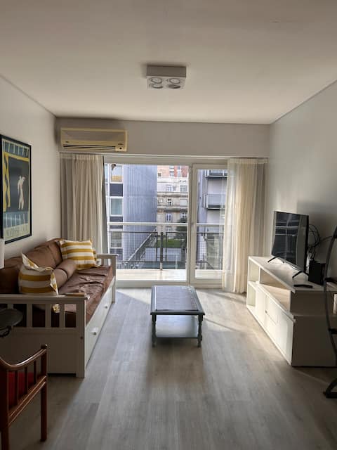 Top performing Airbnb: Apartment in Plaza San Martin in Retiro