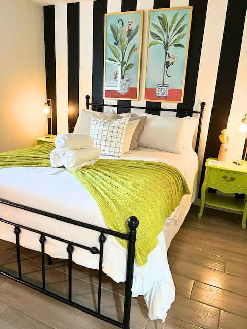 Luxury 4BR Sleeps 12 • Heated Pool • Near Disney