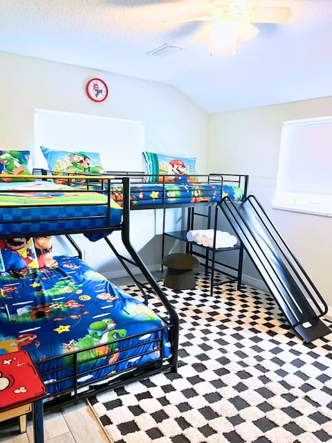 Sunshine Haven: Poolside Bliss |Universal|GameRoom