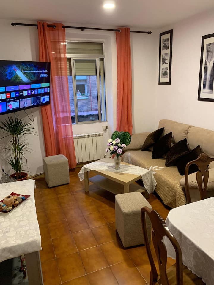 Apartamento Para 6. - Valladolid, Spain