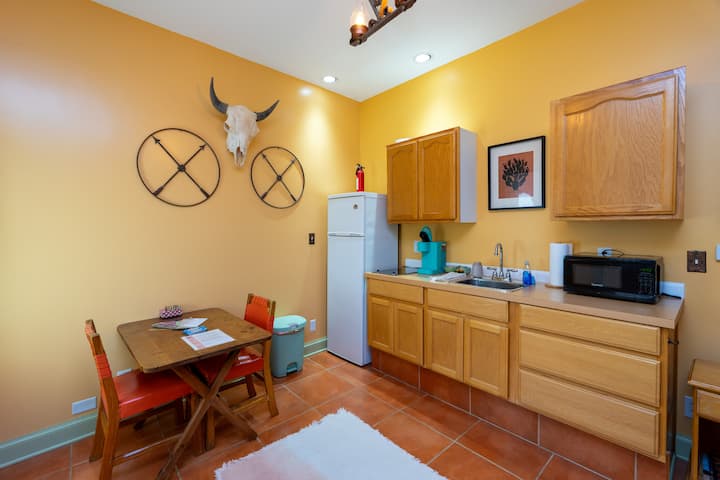 Wills House-nopales Suite Queen Bed - Bisbee, AZ