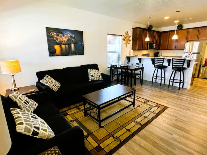 Short/long Stay|2br|2.5b|no Pets|central To All - Meridian, ID