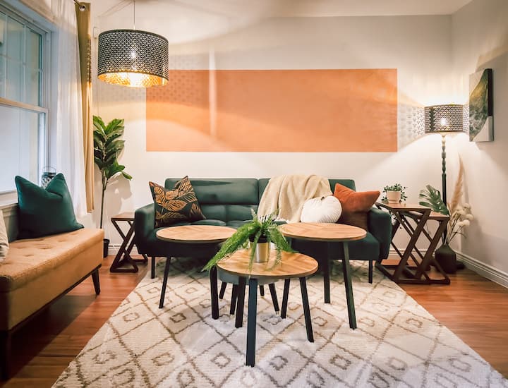 Artsy North End Suite, Quiet & Comfy, Free Parking - Halifax, NS, Canada