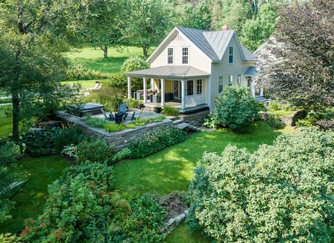 Secluded Haven with Hot Tub, Fire Pit and Trails