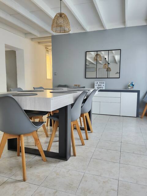 Compass Rose/garden/secure private parking