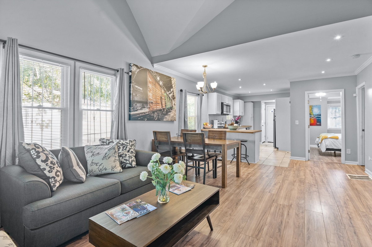 Popular Airbnb listing: Modern 3BR Retreat| Sleeps 6| Downtown Atlanta in Hunter Hills