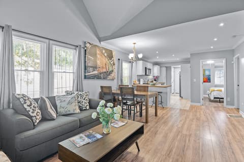 Popular Airbnb listing: Modern 3BR Retreat| Sleeps 6| Downtown Atlanta in Hunter Hills