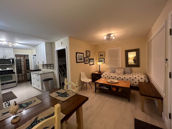 Მყუდრო სივრცე გასართობად ან დამატებითი დასაძინებელი სივრცისთვის.