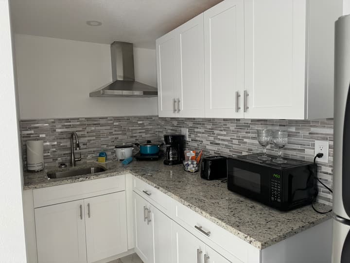 Cozy Place! Pet Are Welcome! - Tarpon Springs, FL