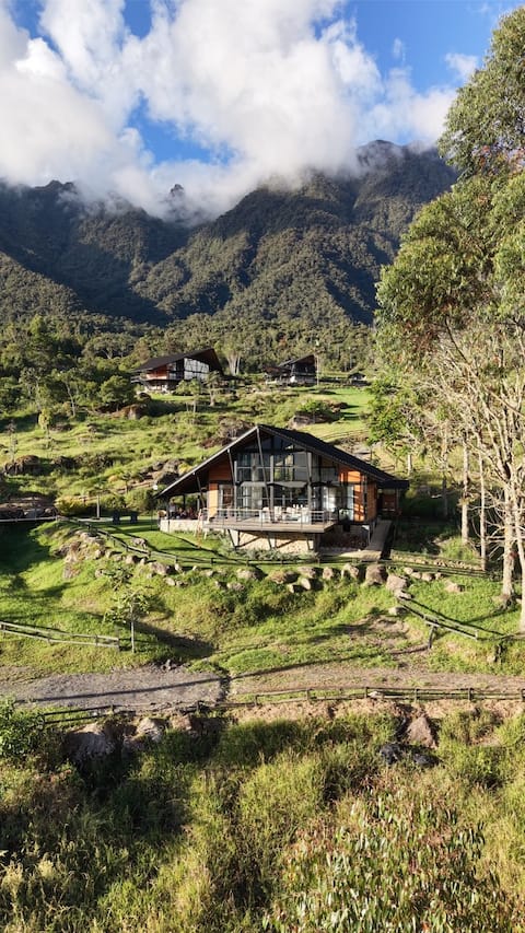 Eco Chalet Oxapampa | River, views, home office