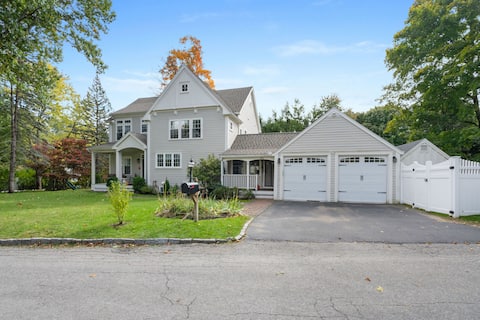 Modern Studio w/ Fire Pit, Play Area & Large Yard