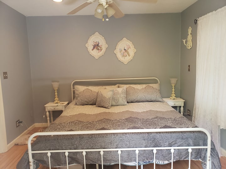 Брачен кревет (широк 150-179 см), тераса, Alexa Fire Stick TV.