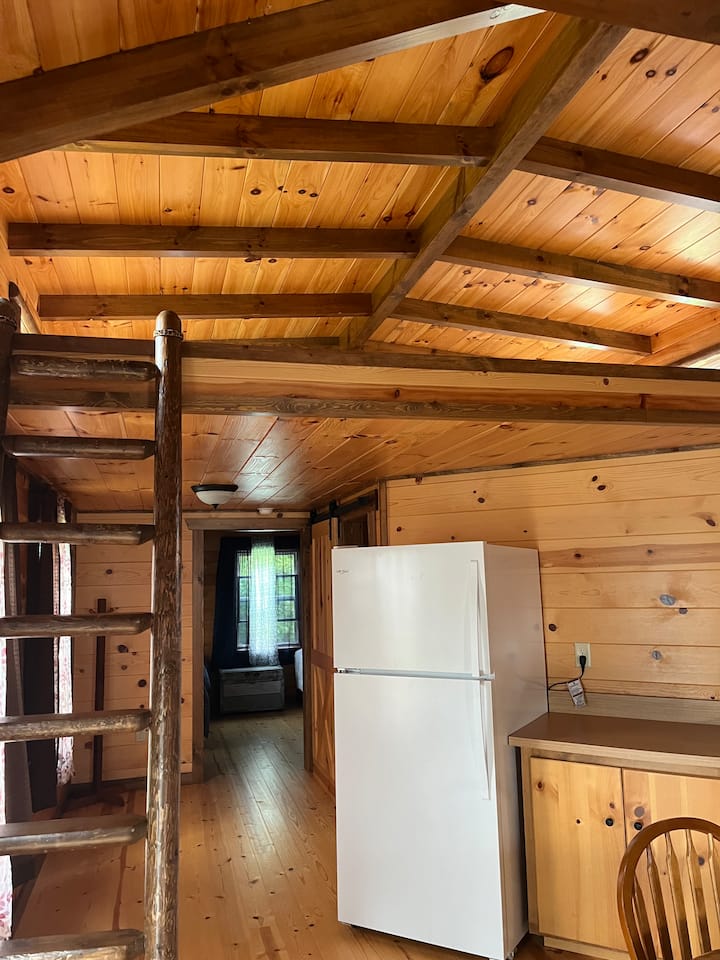 Kaci’s Cabin - Geneva, OH