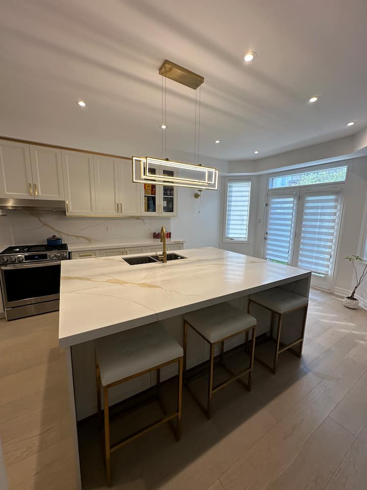 Luxury Fully Renovated 4bdr Home - Whitchurch-Stouffville