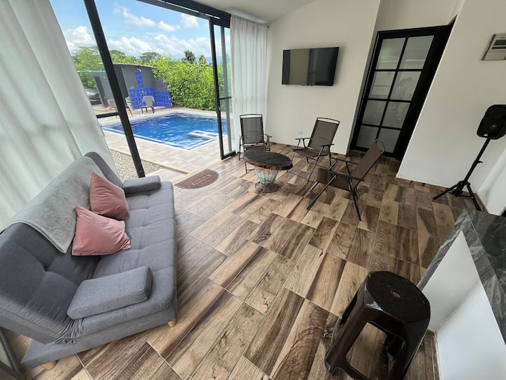 Villa La Bonita: Hermosa Casa De Campo Con Piscina - Villavicencio