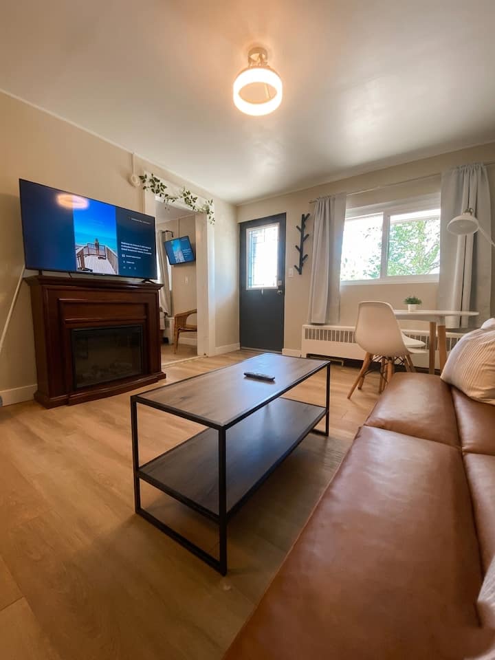 Bayfield Retreat • Near Grand Bend • Pool+hottub 3 - Bayfield