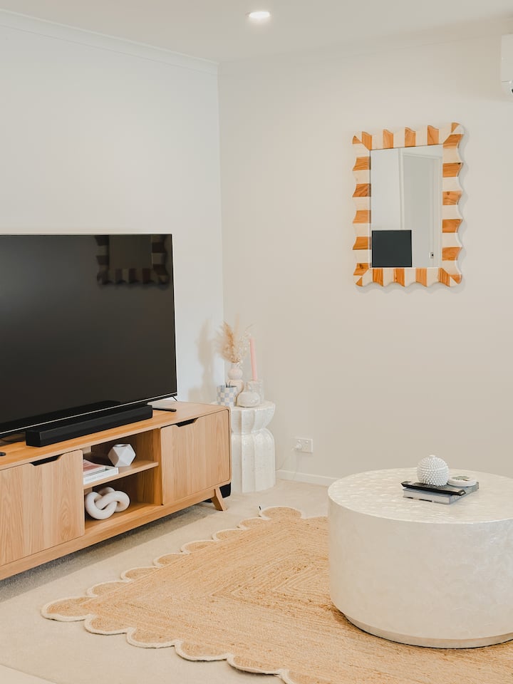 Honey Flower House - Cbd, Hospital, Beach & Train - Warrnambool