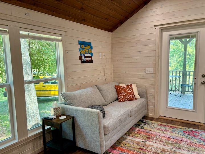 Twisted Pine Lake Cabin, Secluded & Near Town - Tallahassee, FL