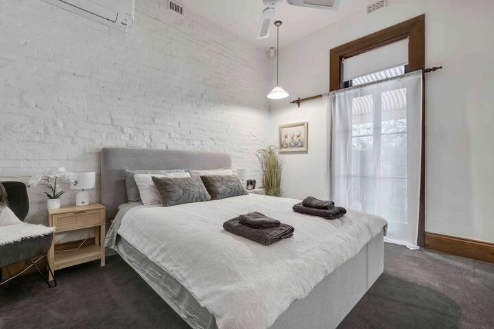 საწოლი 152 × 203 სმ 