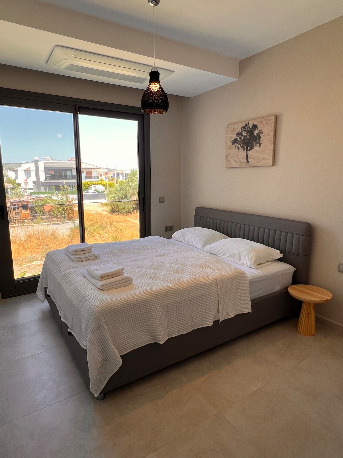 საძინებელი 1