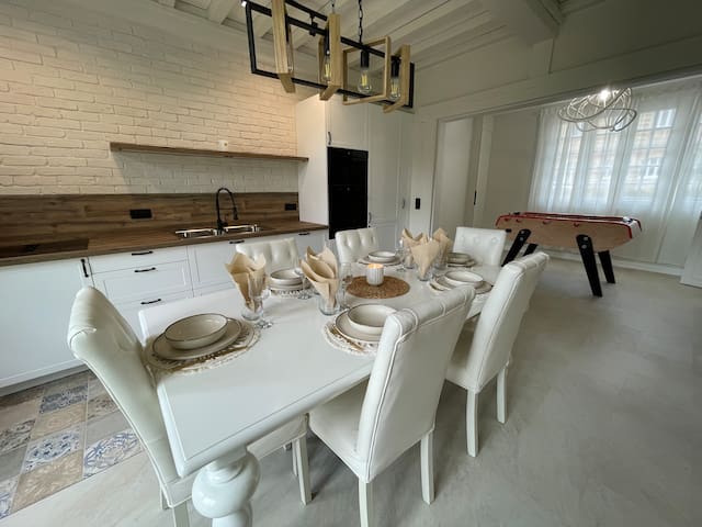 LUX REAL ESTATE INTERNATIONAL, managed Airbnb listing 1