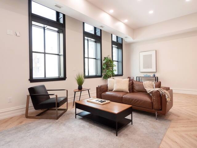 Grand Heritage Home Central Hub gallery image 3