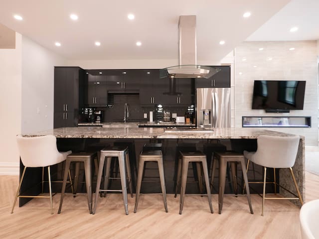 Grand Heritage Home Central Hub gallery image 4