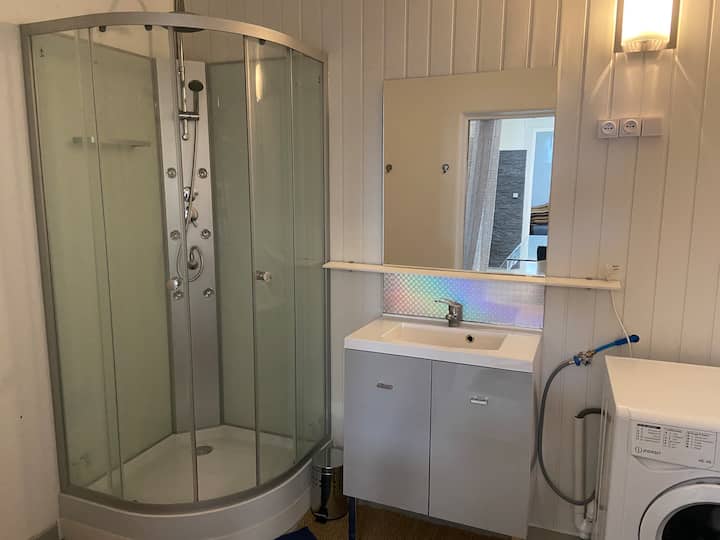 Studio Atypique Pour 1 - 2 Personnes - Cléder