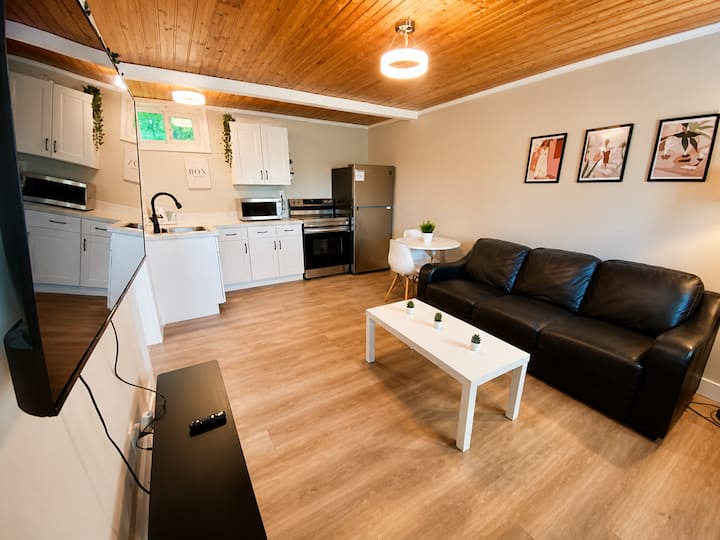 Bayfield Retreat • Near Grand Bend • Pool+hottub 4 - Bayfield