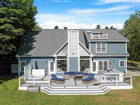 Luxury Riverfront Retreat: Hot Tub, Game Room, Gym