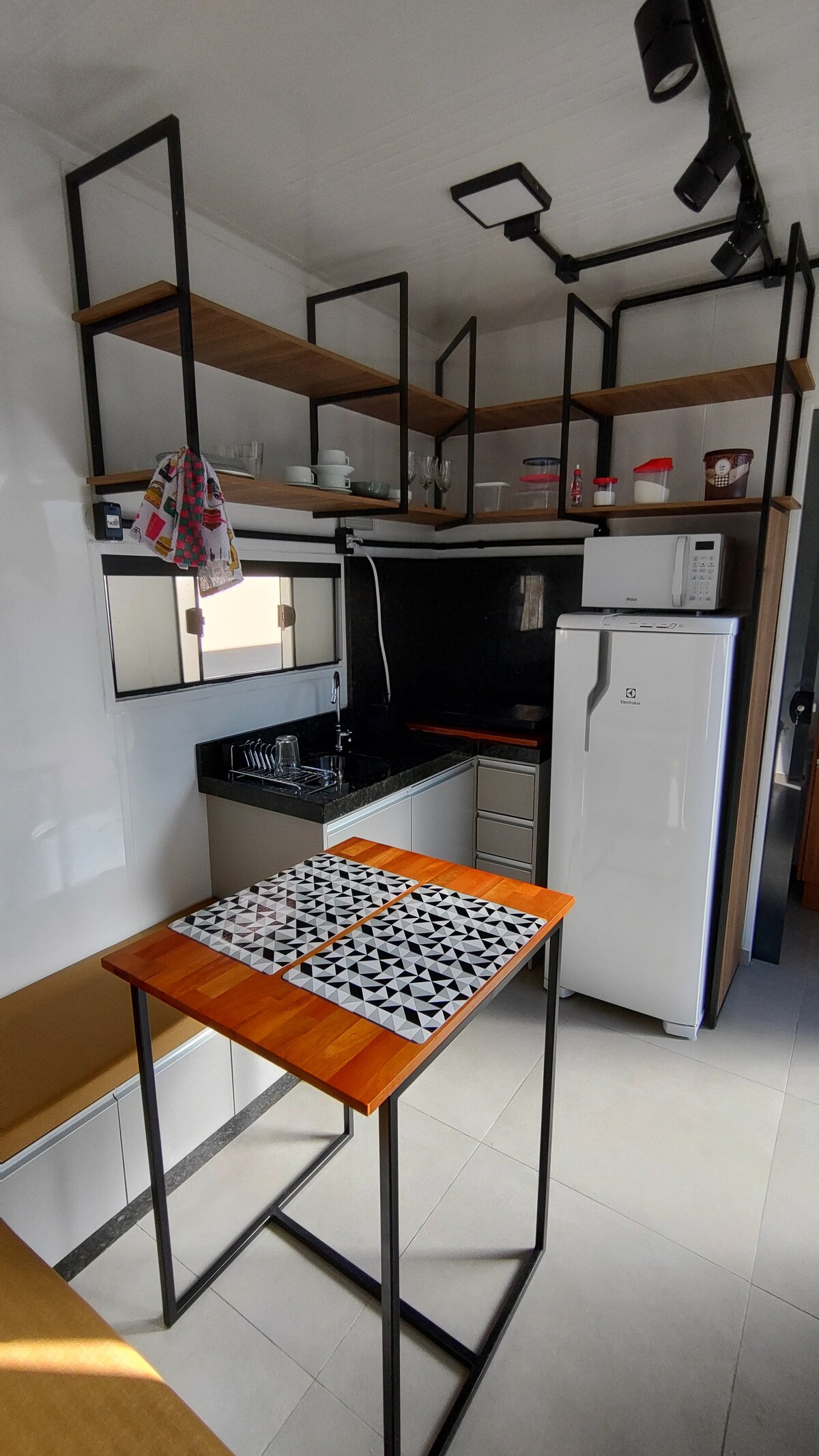 Top Airbnb: New Studio 3 complete with Wi-Fi and parking em Pinheirinho