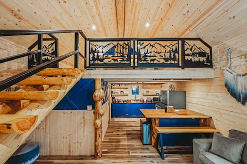 Sapphire Elegance Lodge w/ Running Water + Sauna