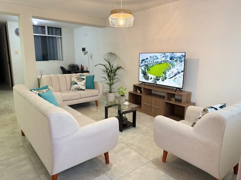 Beautiful apartment in the center of Ica with garage