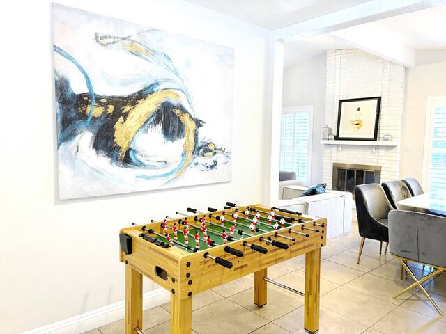 Vacation Home w Pool & Hot Tub 2.6 mile to Strip gallery image 5