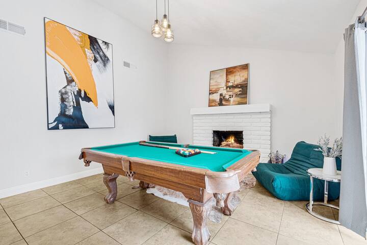 Vacation Home w Pool & Hot Tub 2.6 mile to Strip gallery image 4