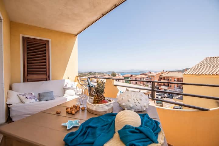 The Blue Whale - By Happy Rentals - La Maddalena