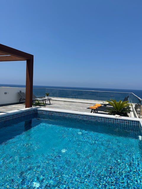 Penthouse with private pool on Esentepe Beach