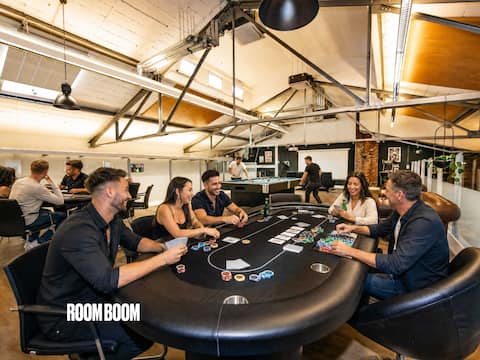 Casino | Whirlpool-Sauna-Kino-IndoorBasketball