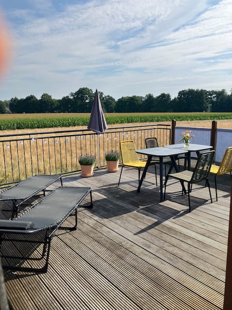 Apartment with large rooftop terrace