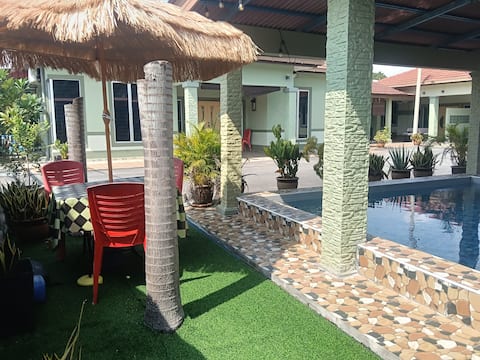 Homestay like Villa in Pengkalan Balak (45 guests)