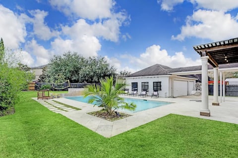 Lux 5BR Home 15 Min From Downtown Houston!