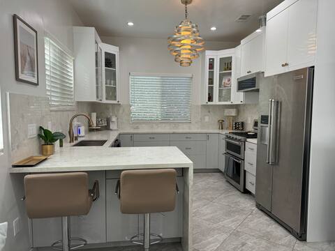 All New- No cleaning fee! city House retreat