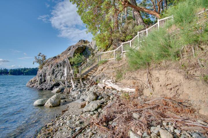 Luxury Oceanfront Guesthouse with Beach Access gallery image 3