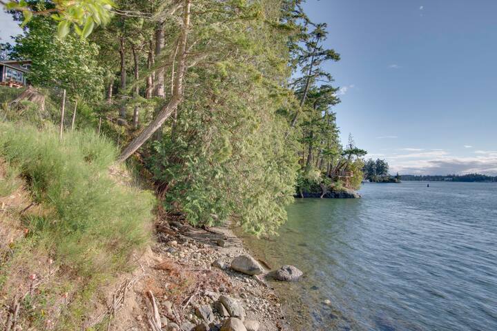 Luxury Oceanfront Guesthouse with Beach Access gallery image 4