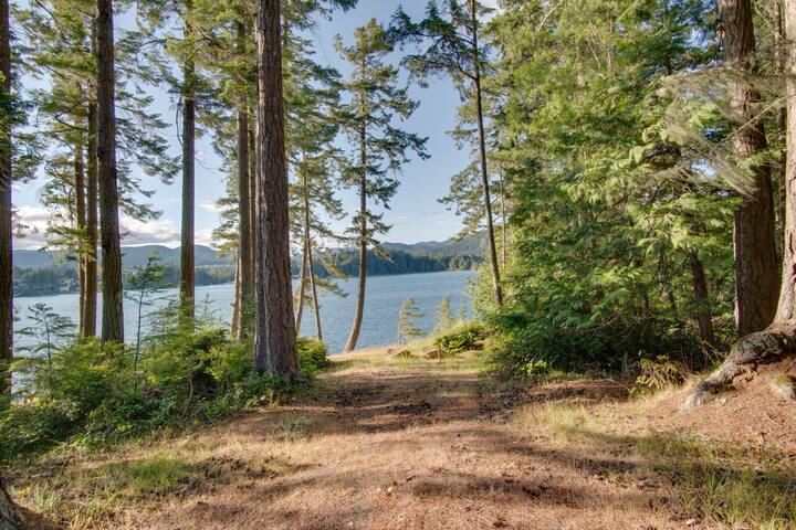 Luxury Oceanfront Guesthouse with Beach Access gallery image 5