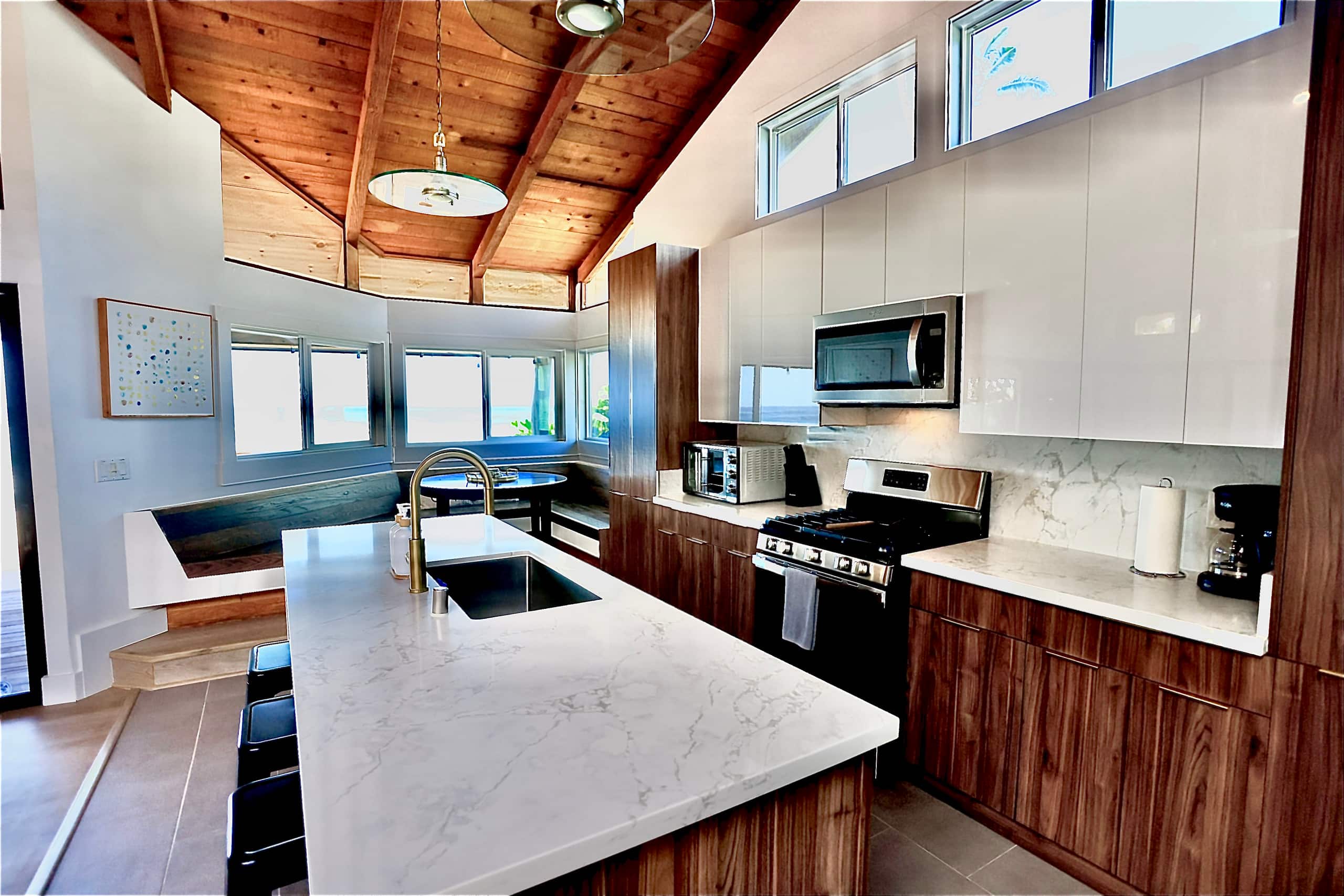 Oceanfront Bliss Pipeline Haven - Photo 6