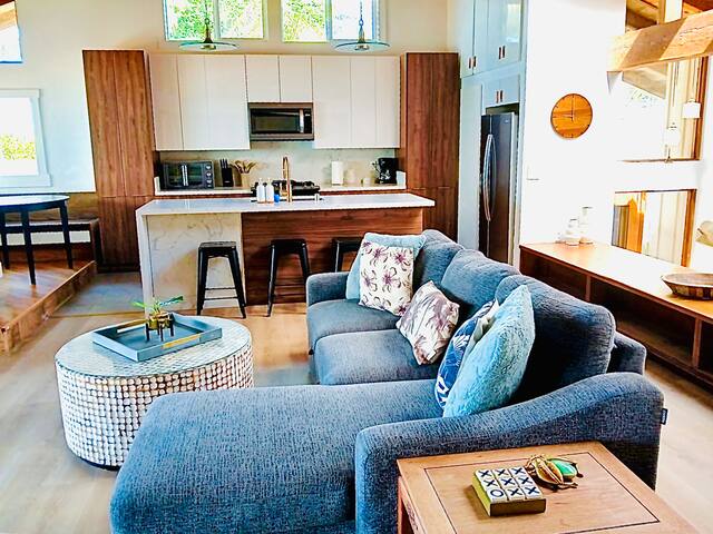 Oceanfront Bliss: Pipeline Haven gallery image 2